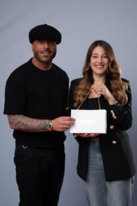 https://vipsettimanale.com/daniele-guida-i-gioielli-che-hanno-brillato-al-salotto-delle-celebrita-a-sanremo/